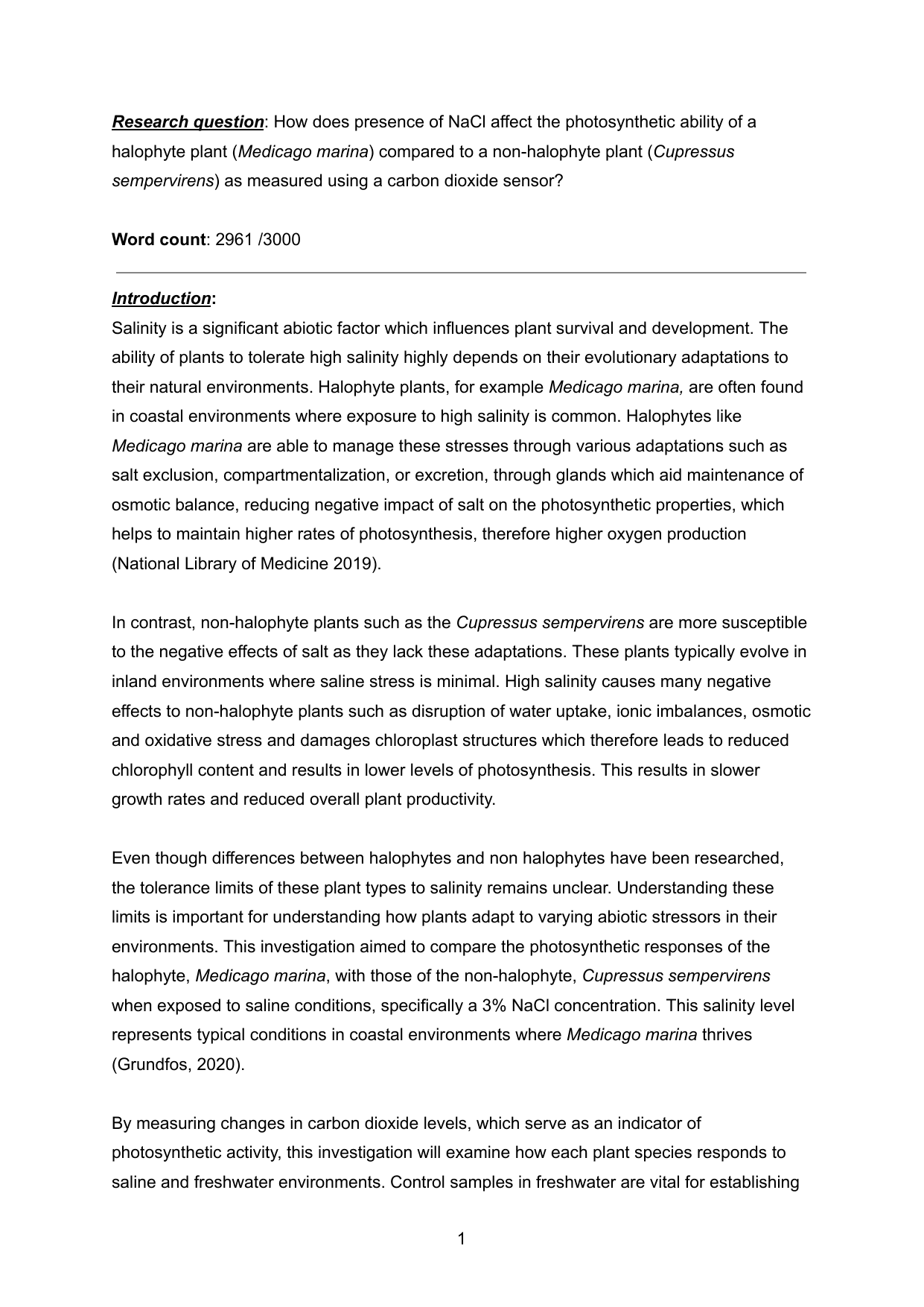 How does presence of NaCl affect the photosynthetic ability of a halophyte plant (Medicago marina) compared to a non-halophyte plant (Cupressus sempervirens) as measured using a carbon dioxide sensor? - Biology IA exemplar scored 7